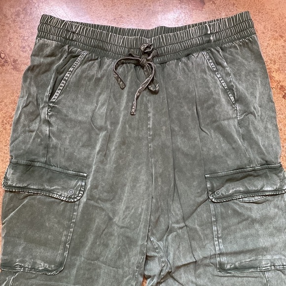 TORRID army green tie waist cargo jogger pants - Picture 3 of 5